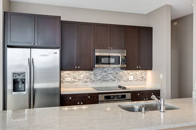 737 W Washington Boulevard 3608, Chicago, IL 60661
