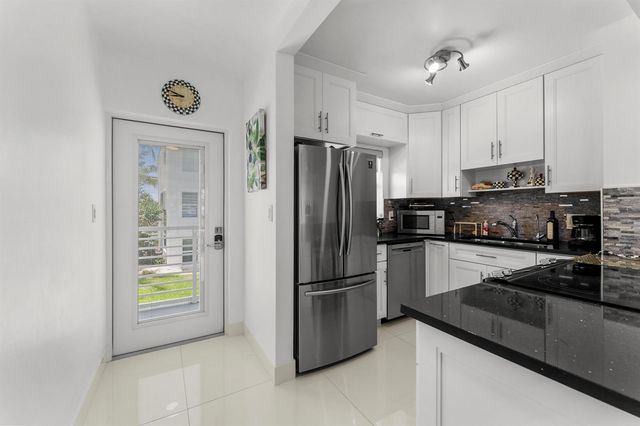 1041 Hillsboro Mile 5, Hillsboro Beach, FL 33062