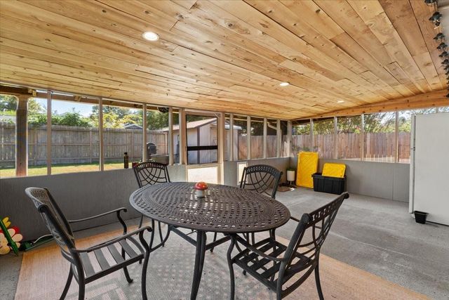 1209 E Brown Lane, Deer Park, TX 77536