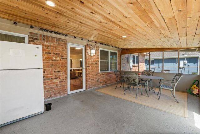1209 E Brown Lane, Deer Park, TX 77536