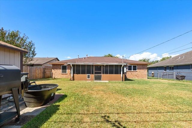 1209 E Brown Lane, Deer Park, TX 77536