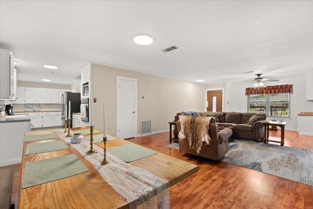 1209 E Brown Lane, Deer Park, TX 77536