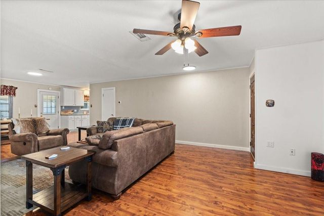 1209 E Brown Lane, Deer Park, TX 77536