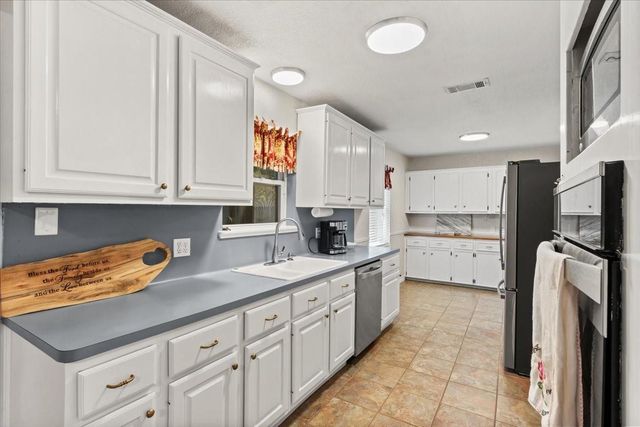 1209 E Brown Lane, Deer Park, TX 77536