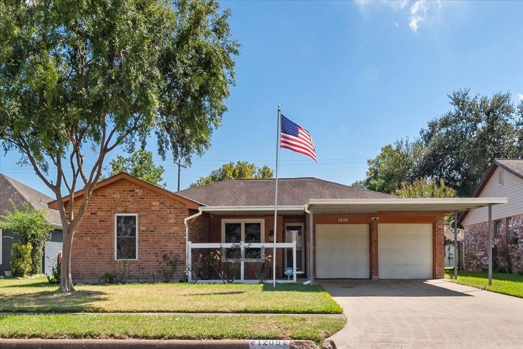 1209 E Brown Lane, Deer Park, TX 77536