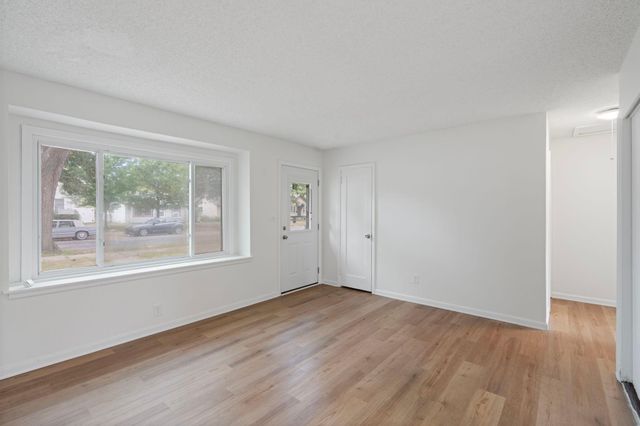 5226 Girard Avenue N, Minneapolis, MN 55430