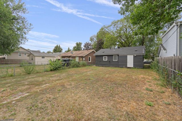5226 Girard Avenue N, Minneapolis, MN 55430