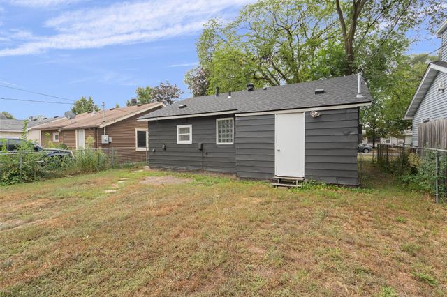 5226 Girard Avenue N, Minneapolis, MN 55430