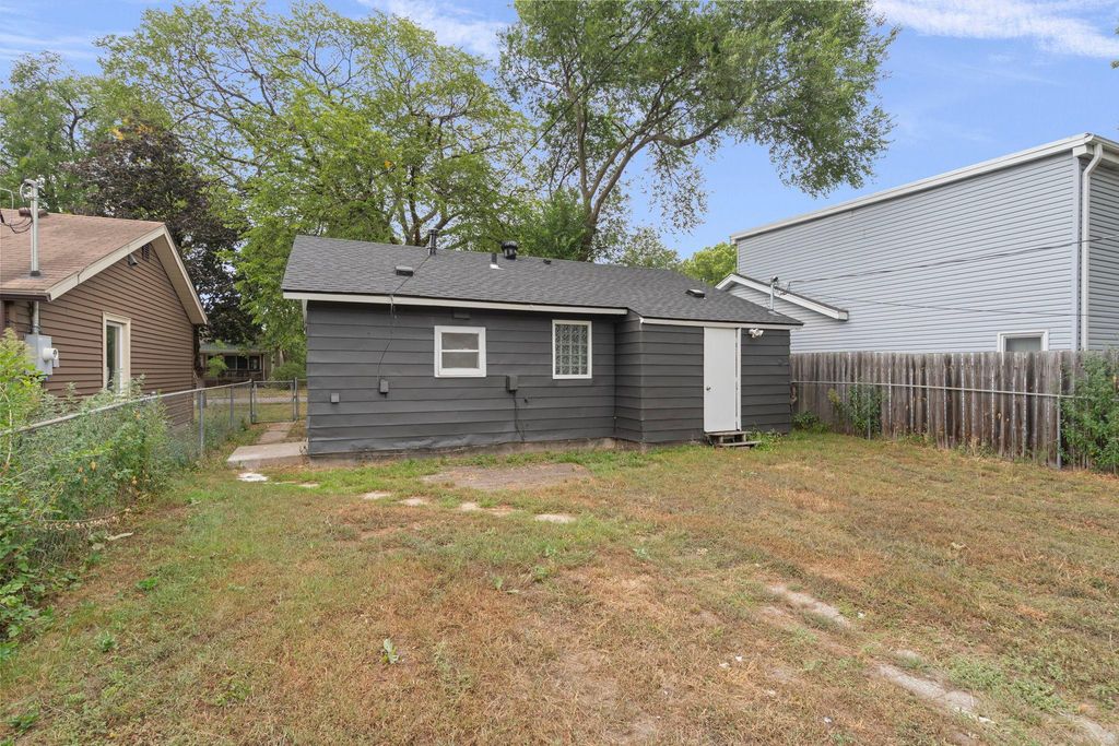 5226 Girard Avenue N, Minneapolis, MN 55430 — photo 5