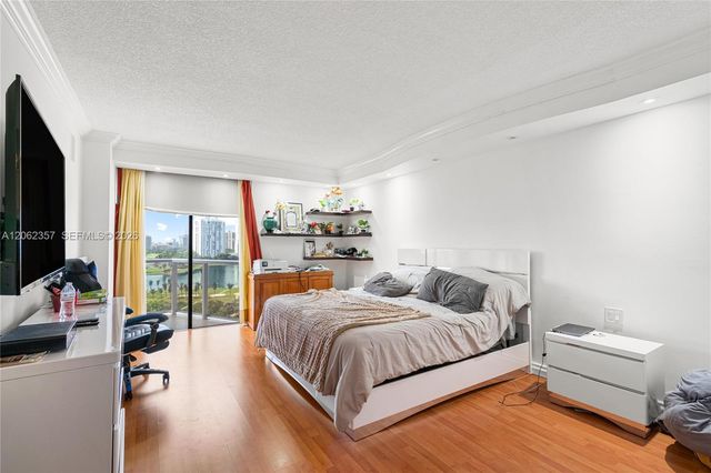 20281 E Country Club Drive 909, Aventura, FL 33180