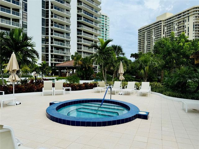 20281 E Country Club Drive 909, Aventura, FL 33180