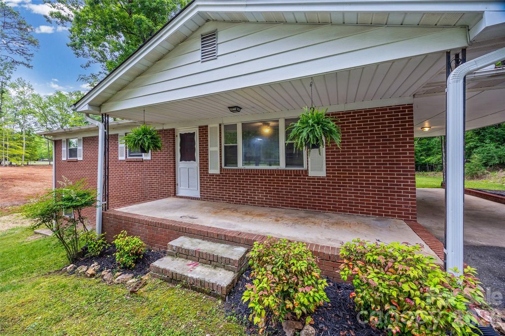 2380 Dixon Road, Belmont, NC 28012
