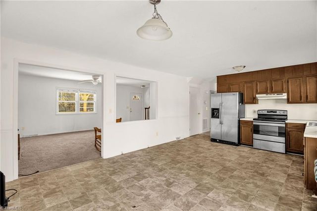 5218 Muirfield Drive, Lexington, NC 27295