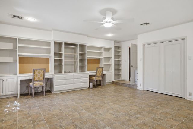 2725 Pecan Drive, Tyler, TX 75701