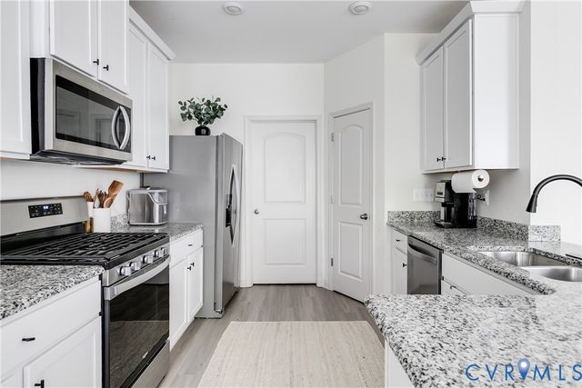 15625 Cedarville Dr, Midlothian, VA 23112