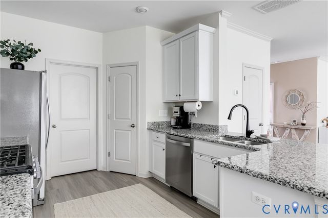 15625 Cedarville Dr, Midlothian, VA 23112