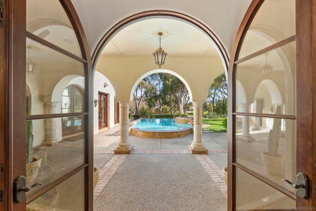 Image 13 of property listing at 7748 Road To Zanzibar, Rancho Santa Fe, CA 92127