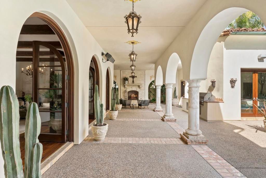 Image 4 of property listing at 7748 Road To Zanzibar, Rancho Santa Fe, CA 92127