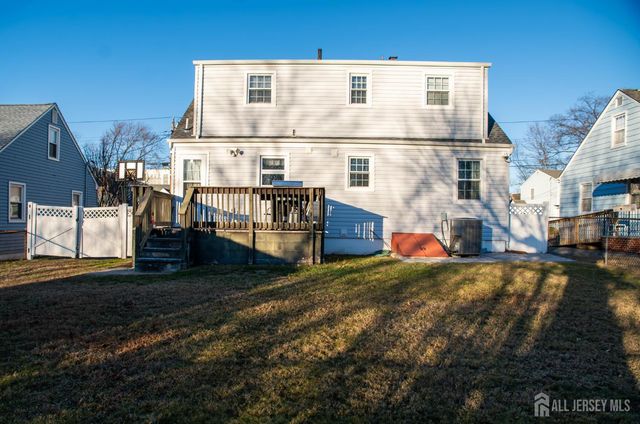13 Eberly Place, Fords, NJ 08863