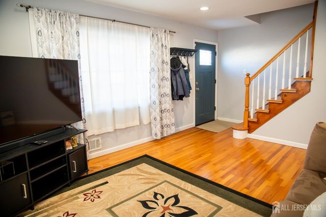 13 Eberly Place, Fords, NJ 08863