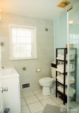 13 Eberly Place, Fords, NJ 08863