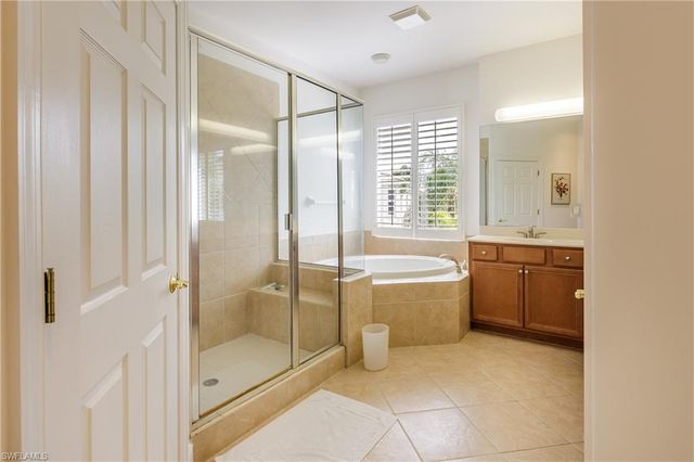 28652 San Lucas LN 202, Bonita Springs, FL 34135