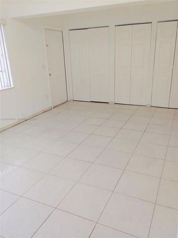 717 NE 10th Avenue 12, Hallandale Beach, FL 33009