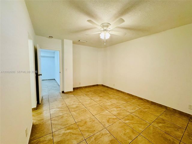 717 NE 10th Avenue 12, Hallandale Beach, FL 33009