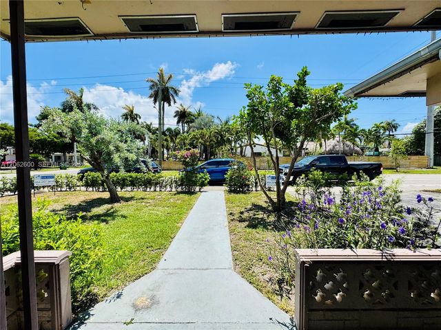 717 NE 10th Avenue 12, Hallandale Beach, FL 33009