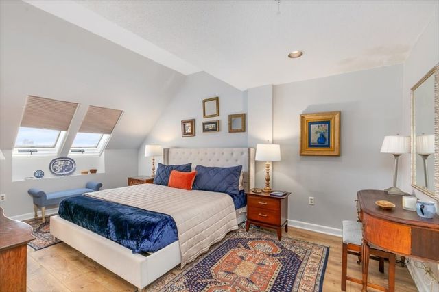 11 Church St 702, Salem, MA 01970