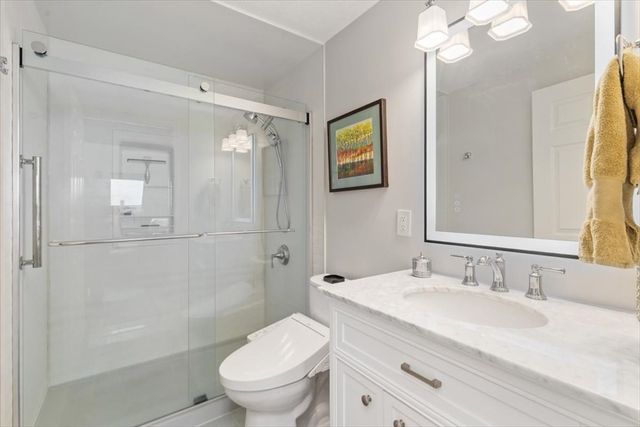 11 Church St 702, Salem, MA 01970