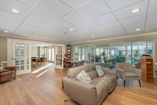 11 Church St 702, Salem, MA 01970