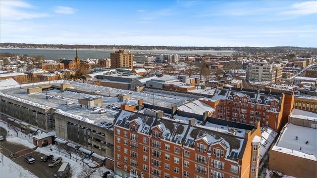 11 Church St 702, Salem, MA 01970