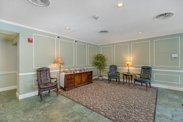 11 Church St 702, Salem, MA 01970