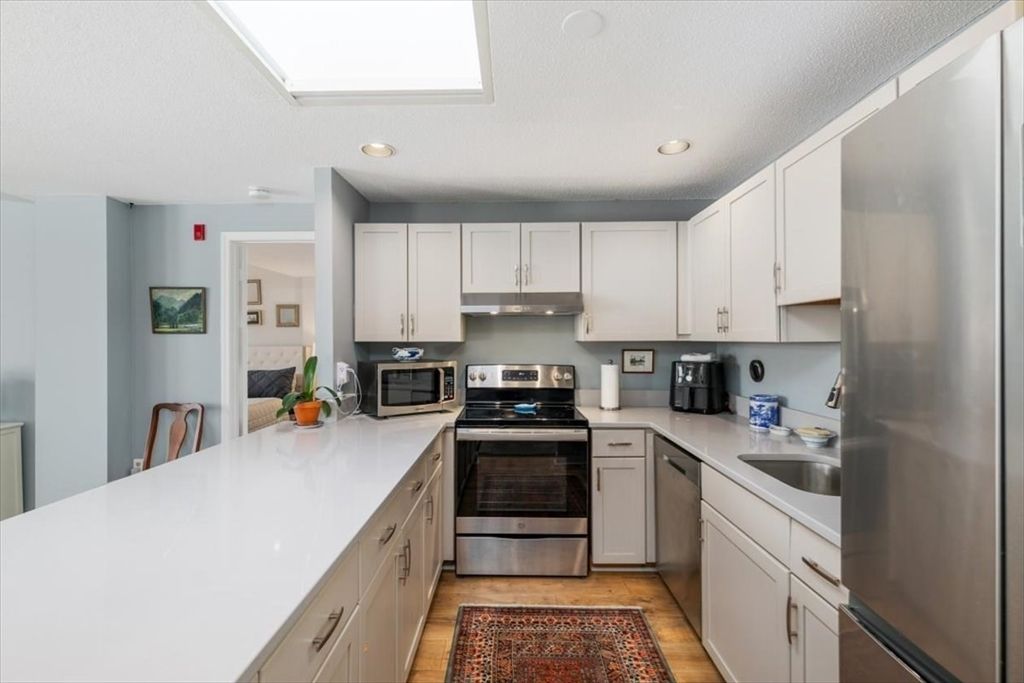 11 Church St 702, Salem, MA 01970