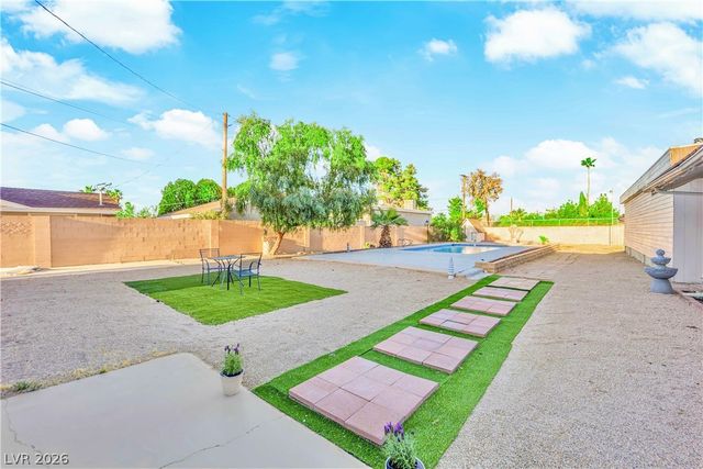 845 Kenny Way, Las Vegas, NV 89107