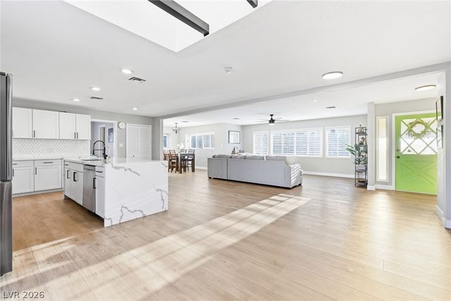 845 Kenny Way, Las Vegas, NV 89107