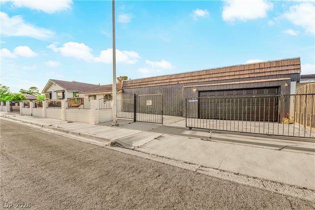 845 Kenny Way, Las Vegas, NV 89107