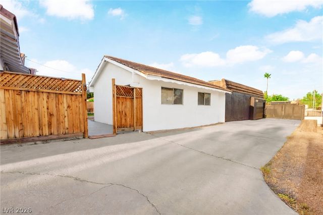 845 Kenny Way, Las Vegas, NV 89107