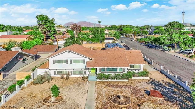 845 Kenny Way, Las Vegas, NV 89107