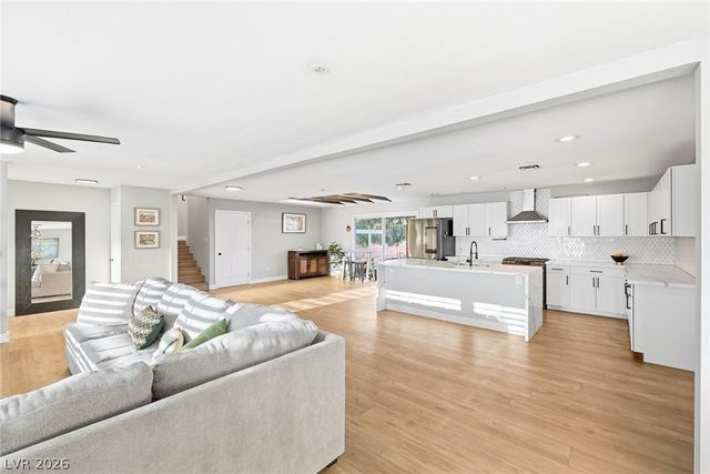 845 Kenny Way, Las Vegas, NV 89107