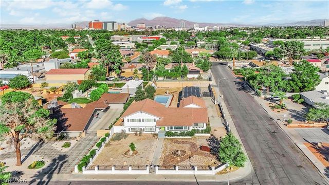 845 Kenny Way, Las Vegas, NV 89107