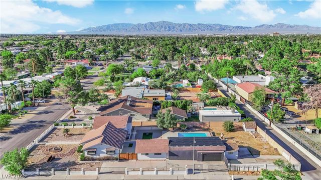 845 Kenny Way, Las Vegas, NV 89107