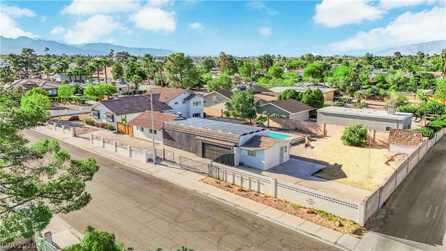 845 Kenny Way, Las Vegas, NV 89107