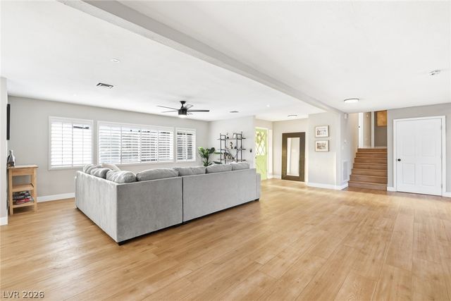 845 Kenny Way, Las Vegas, NV 89107