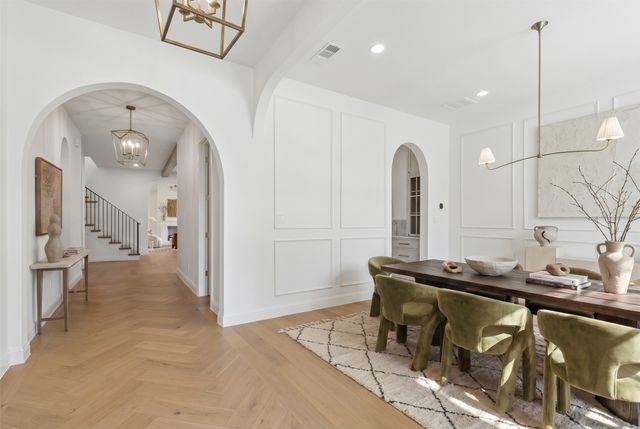 6729 Ravendale Lane, Dallas, TX 75214