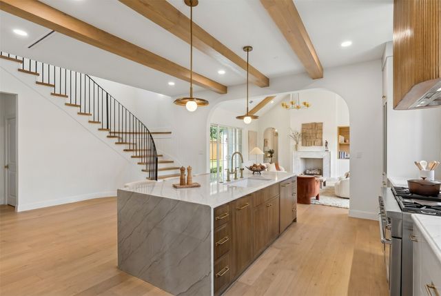 6729 Ravendale Lane, Dallas, TX 75214