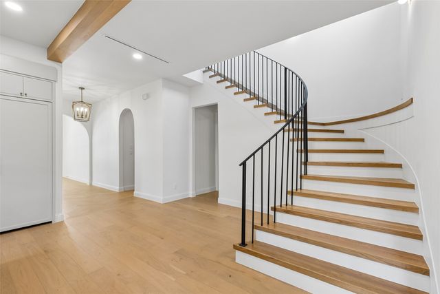 6729 Ravendale Lane, Dallas, TX 75214
