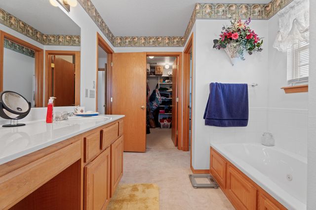 63940 E 297 Lane, Grove, OK 74344