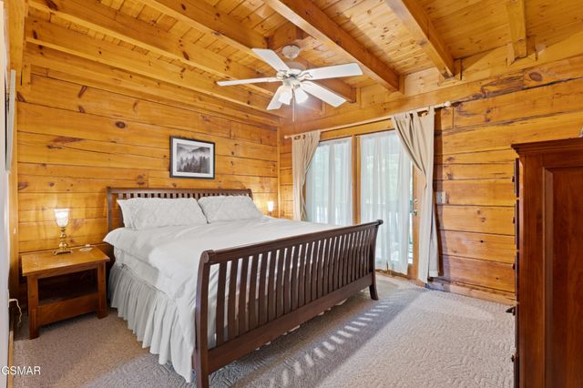3639 Moonshine Way, Gatlinburg, TN 37738